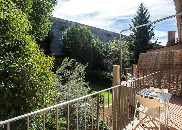 Gardens Of N10 * Χιρόνα